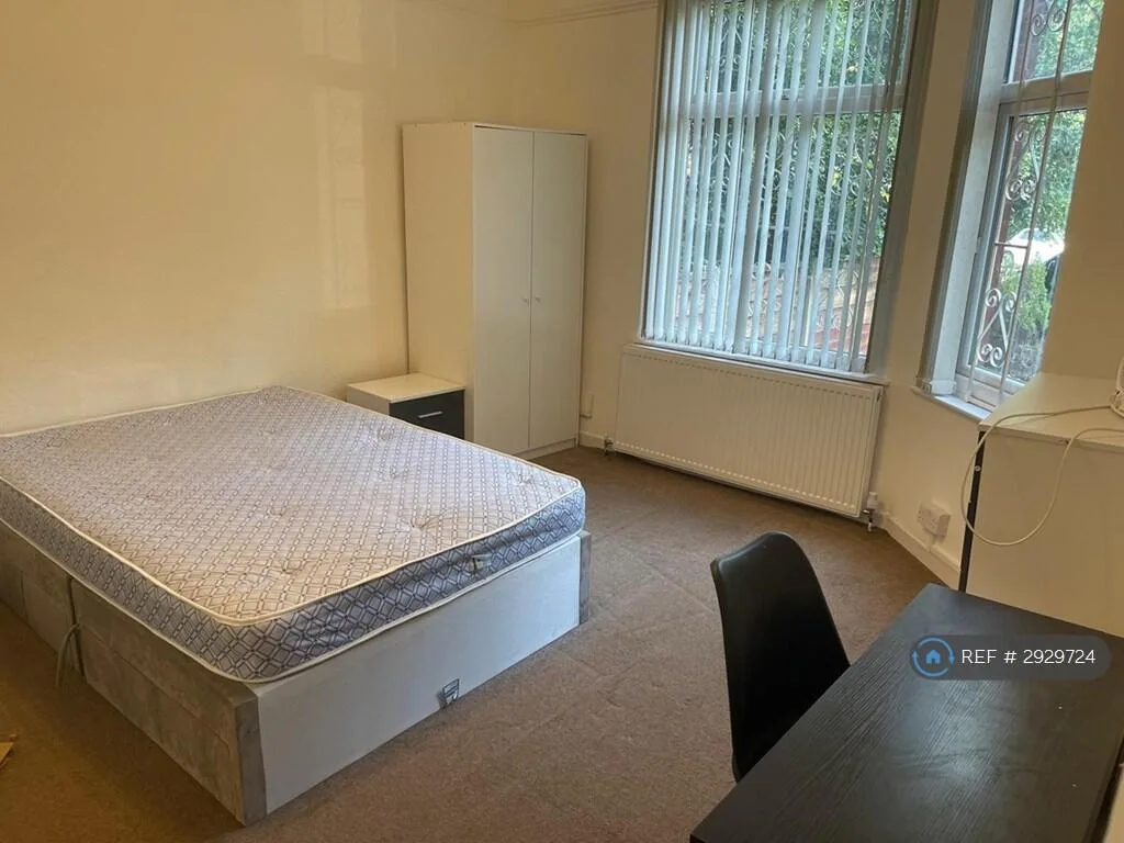 5 bedroom terraced house for rent