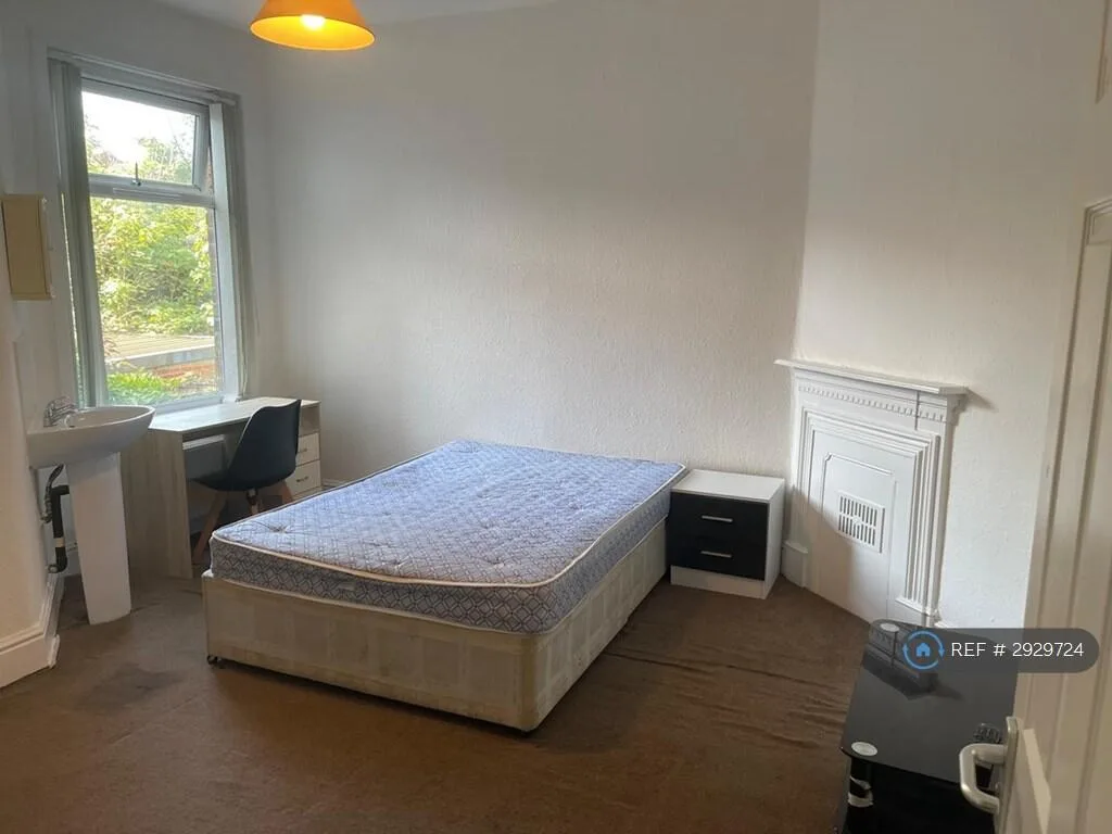 5 bedroom terraced house for rent