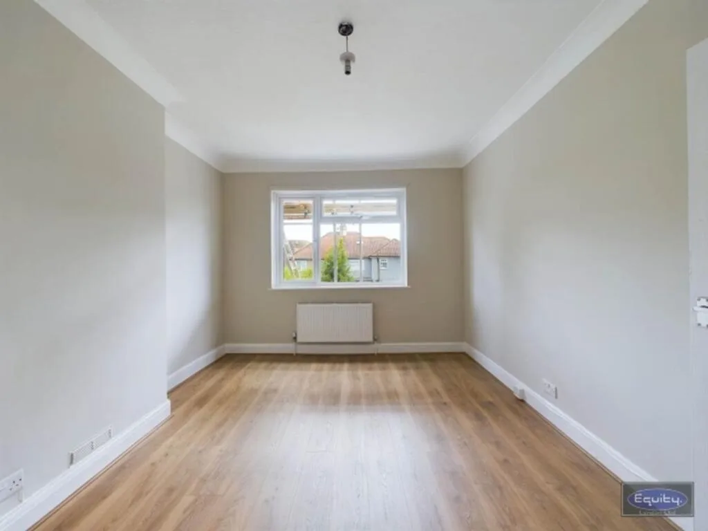 3 bedroom semi-detached house for rent