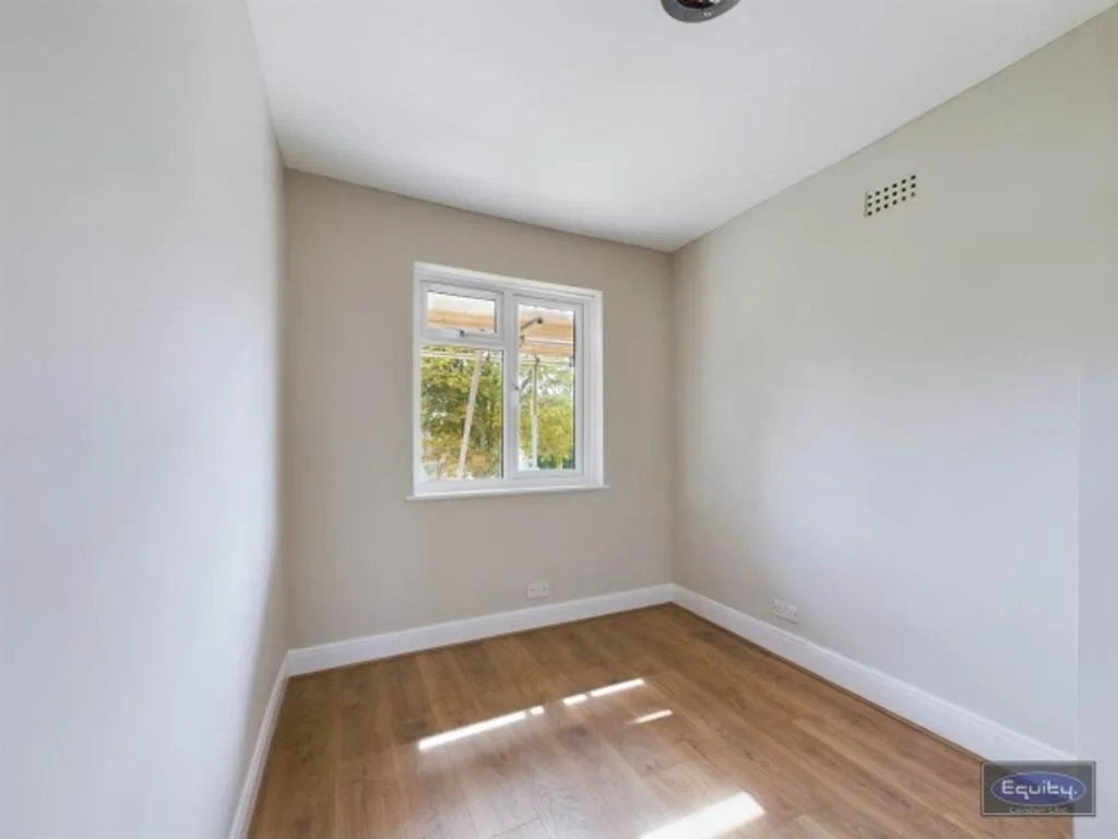 3 bedroom semi-detached house for rent