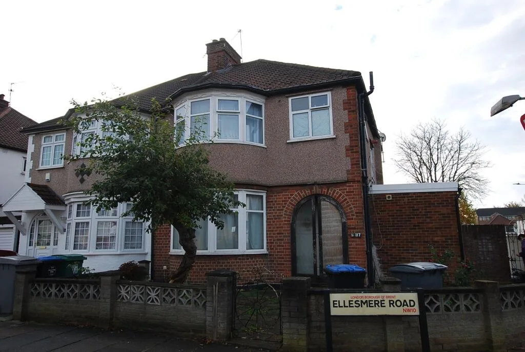 3 bedroom semi-detached house for rent