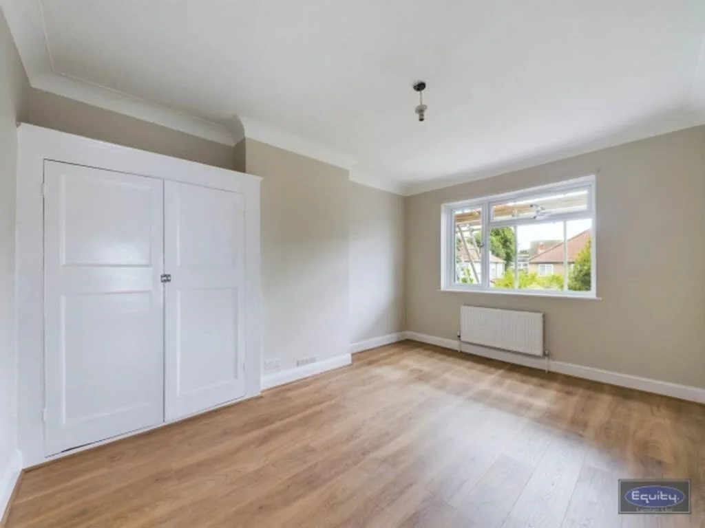 3 bedroom semi-detached house for rent