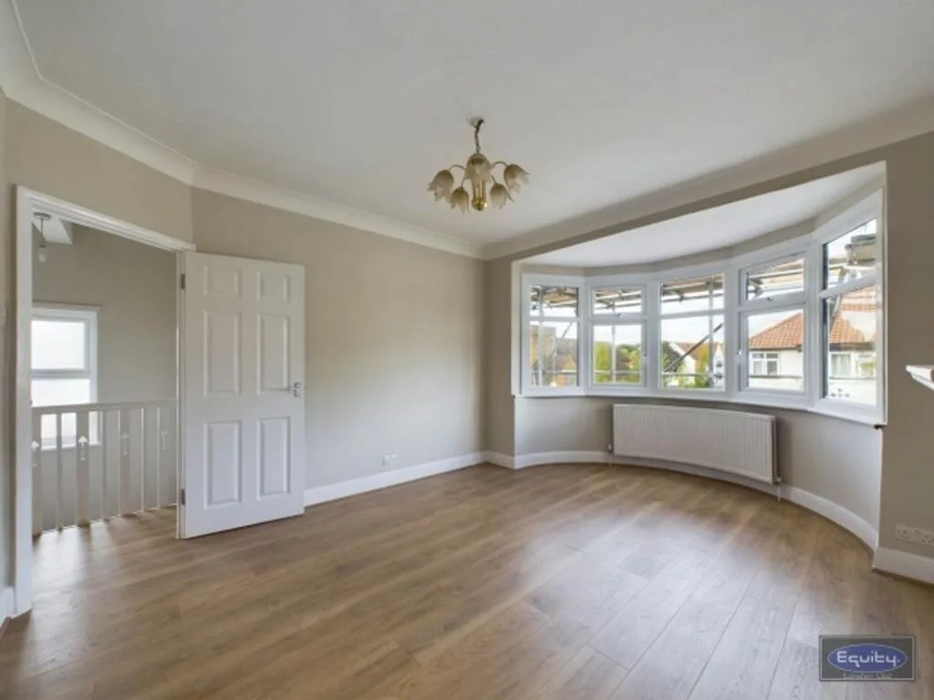 3 bedroom semi-detached house for rent