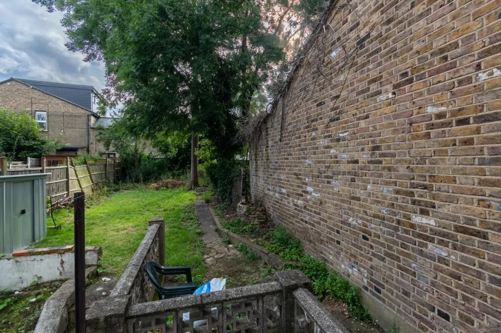 2 bedroom ground floor flat for rent