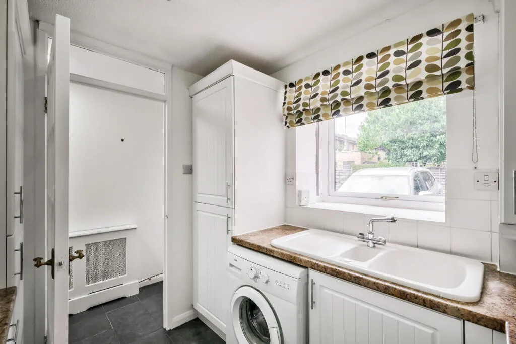 2 bedroom end of terrace house for rent