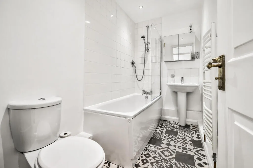 2 bedroom end of terrace house for rent
