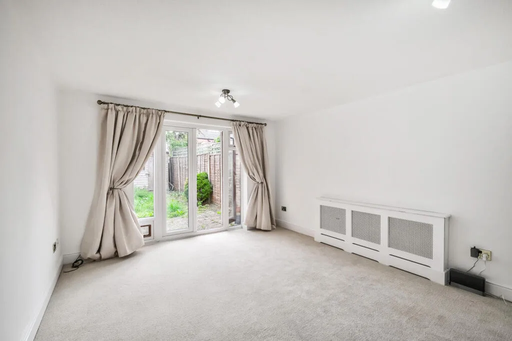 2 bedroom end of terrace house for rent