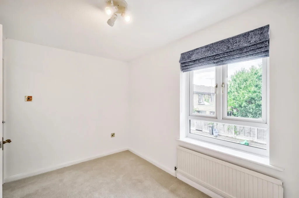 2 bedroom end of terrace house for rent