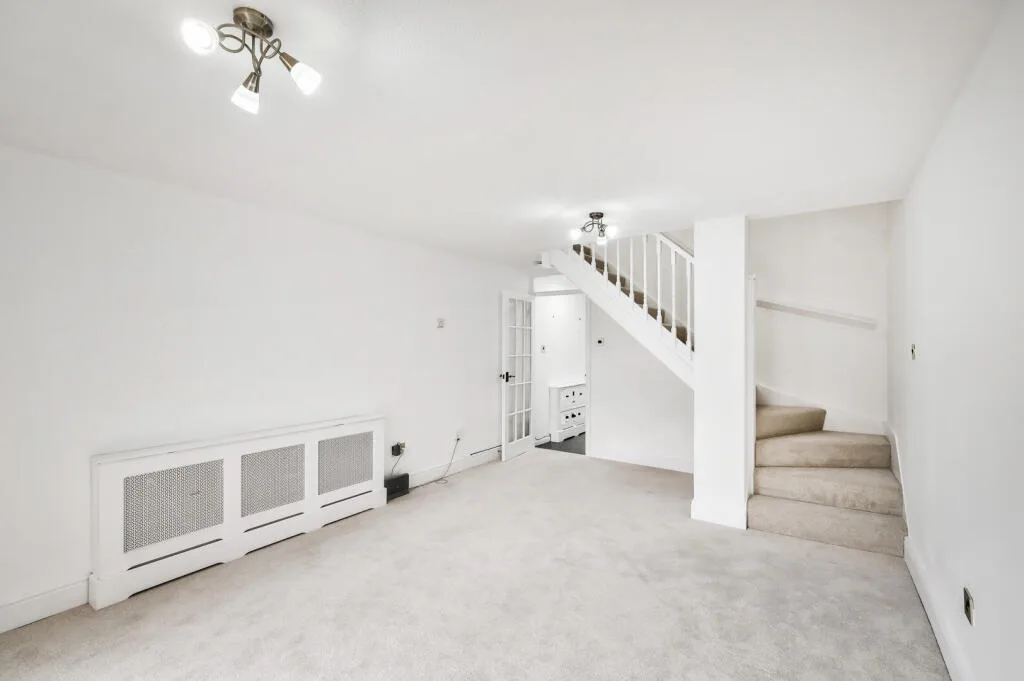 2 bedroom end of terrace house for rent