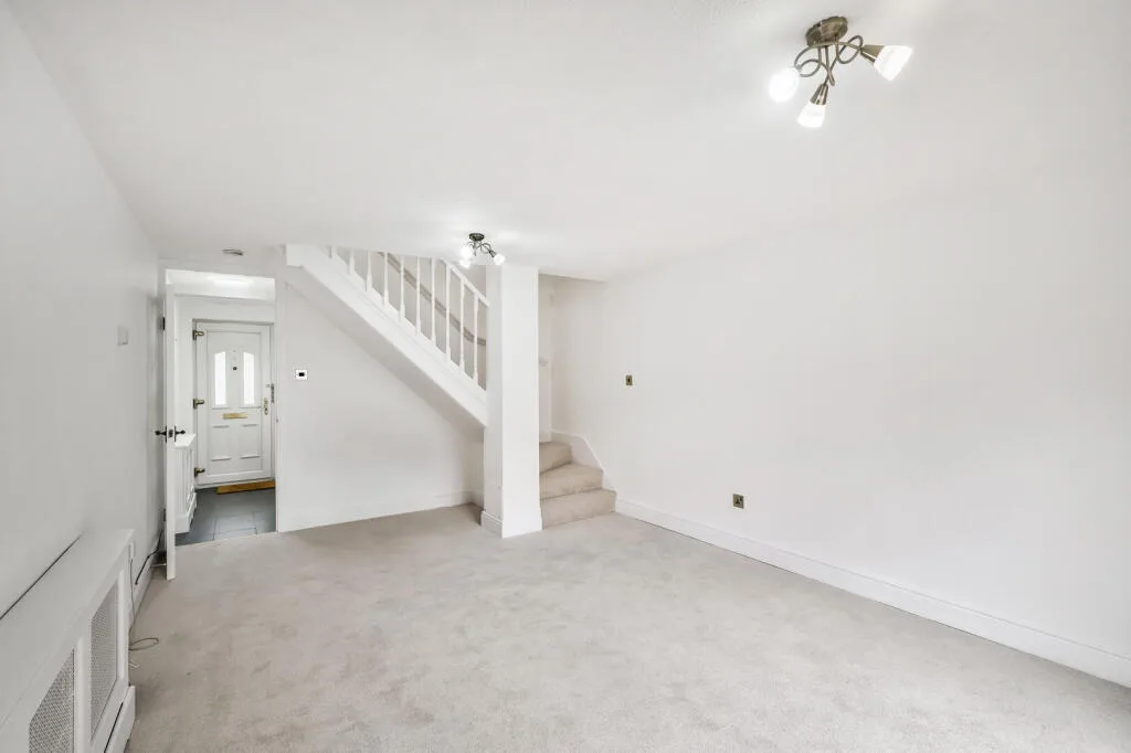 2 bedroom end of terrace house for rent