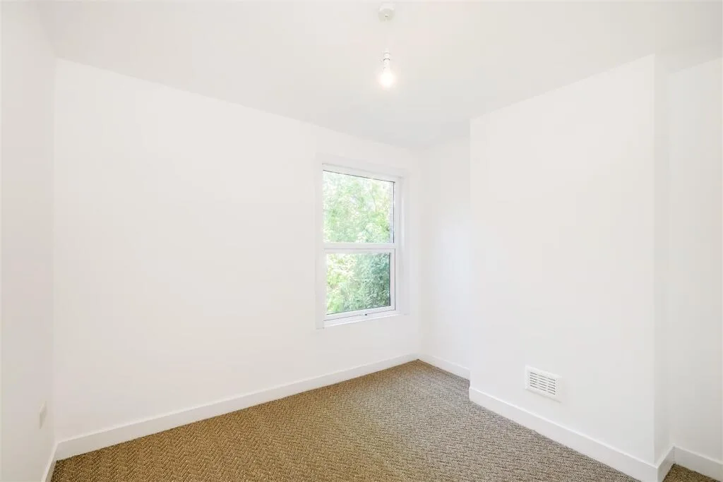 2 bedroom maisonette for rent