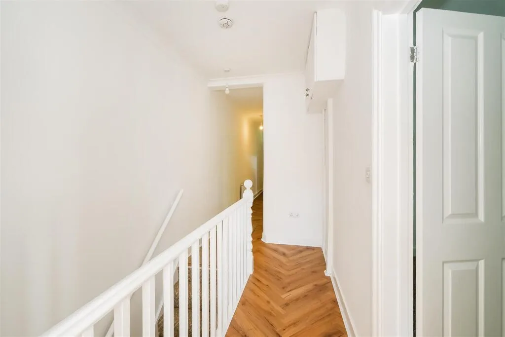 2 bedroom maisonette for rent