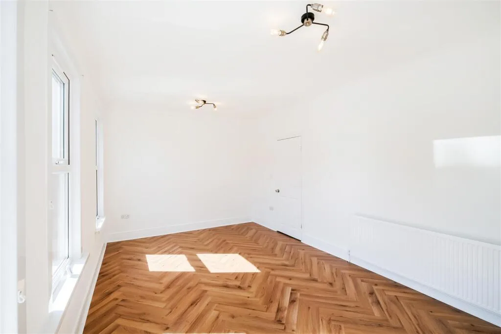 2 bedroom maisonette for rent