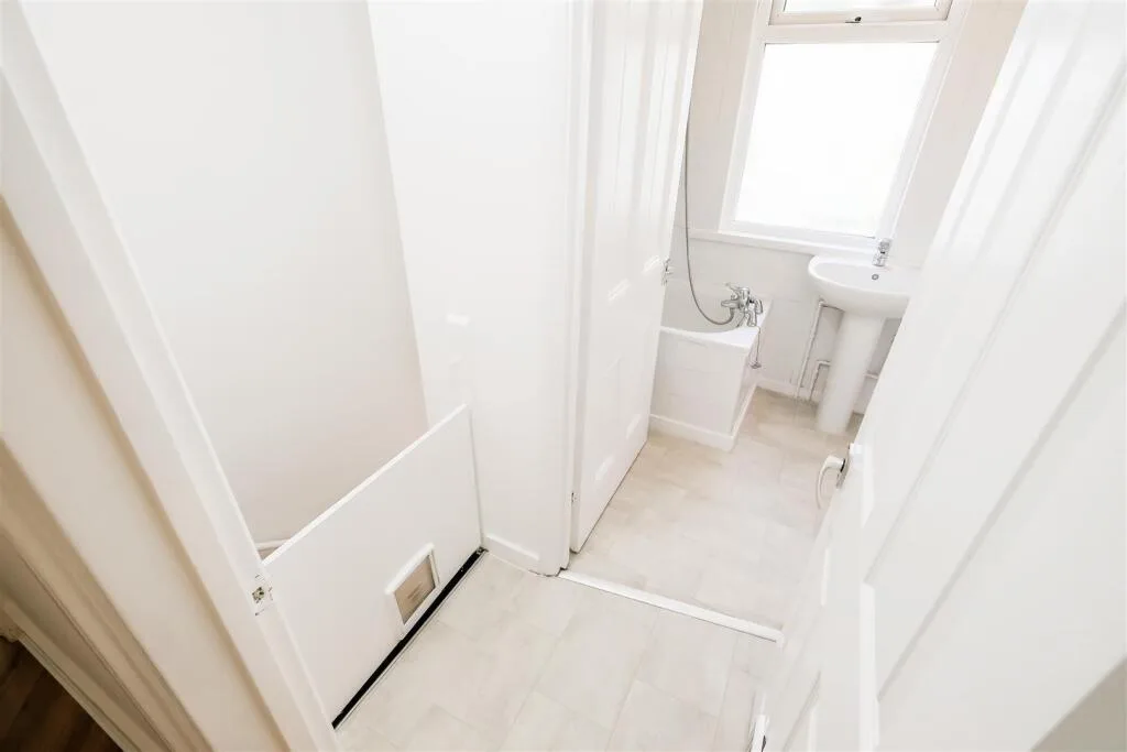 2 bedroom maisonette for rent