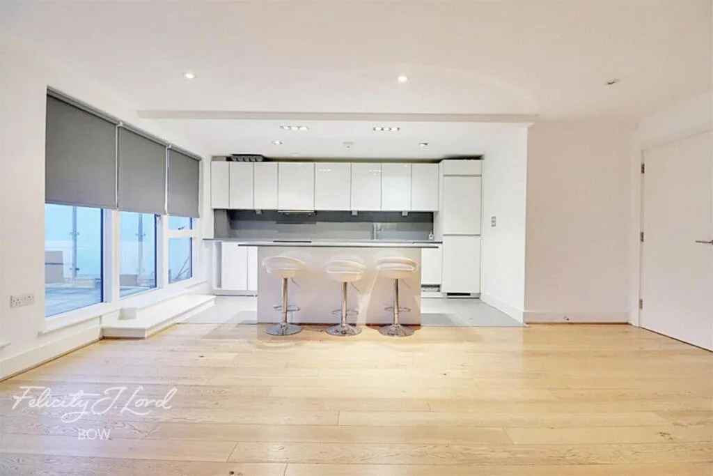3 bedroom flat for rent