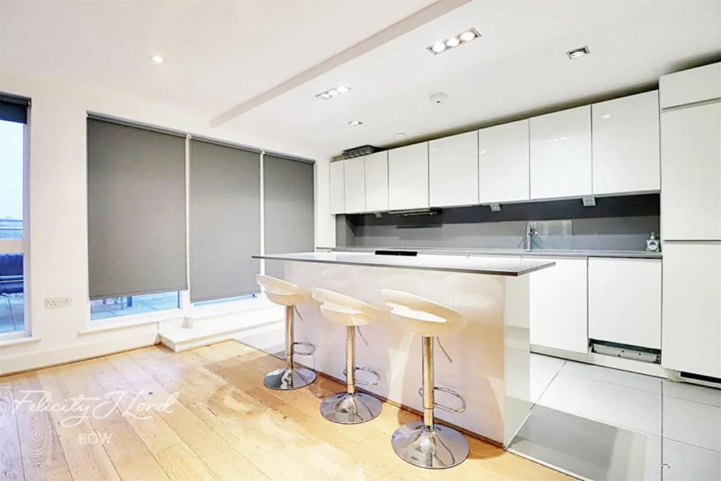 3 bedroom flat for rent