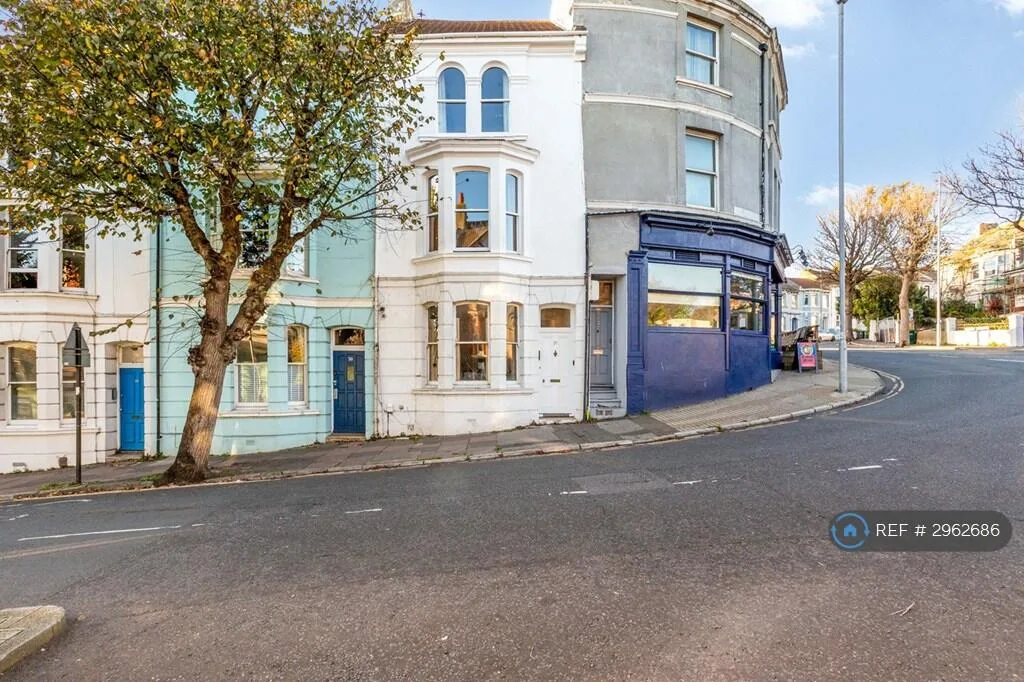 3 bedroom maisonette for rent