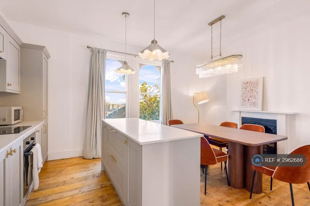 3 bedroom maisonette for rent