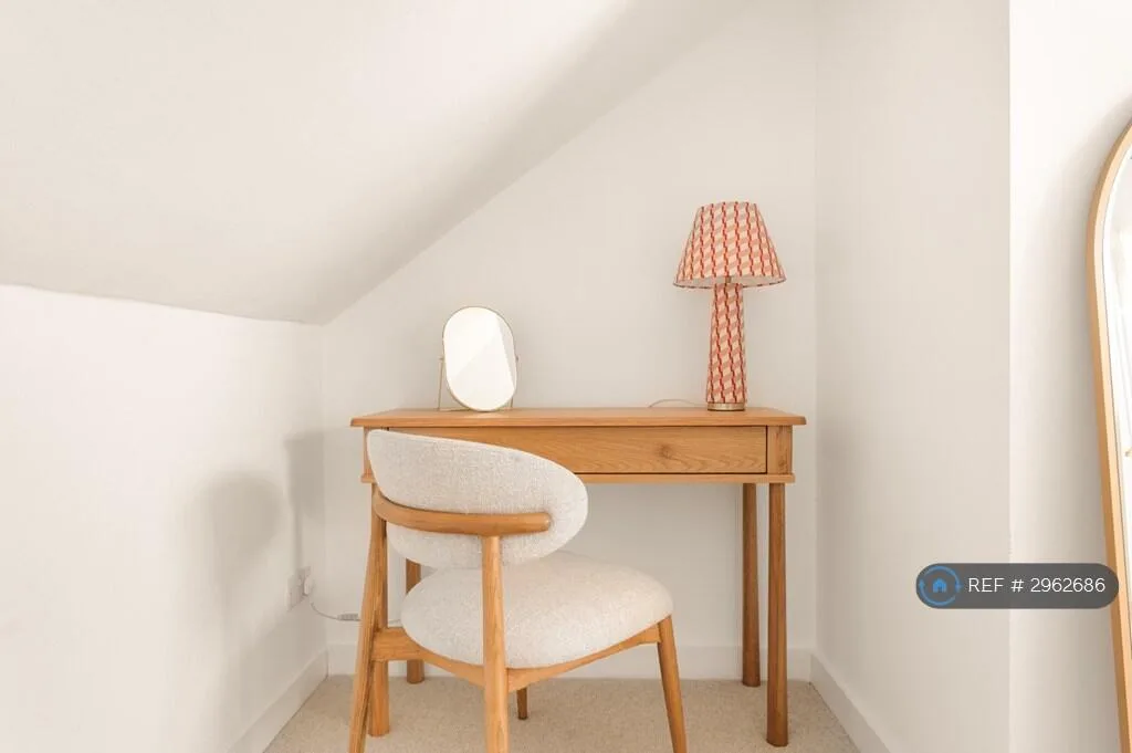 3 bedroom maisonette for rent