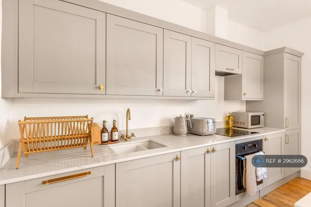 3 bedroom maisonette for rent