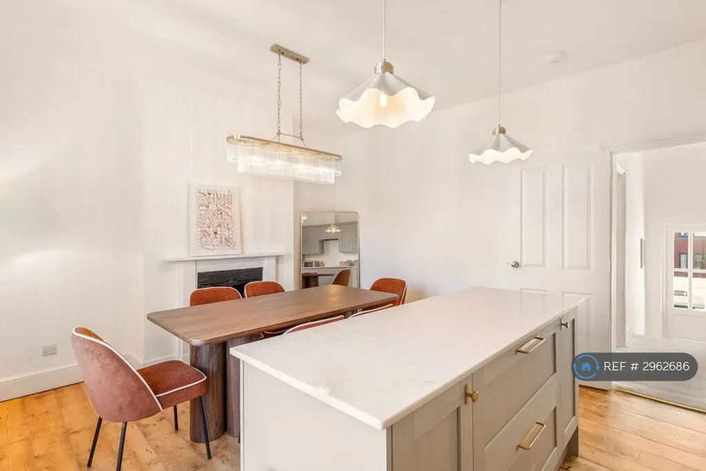 3 bedroom maisonette for rent