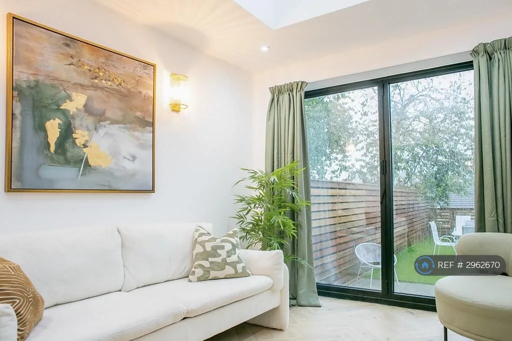 3 bedroom maisonette for rent