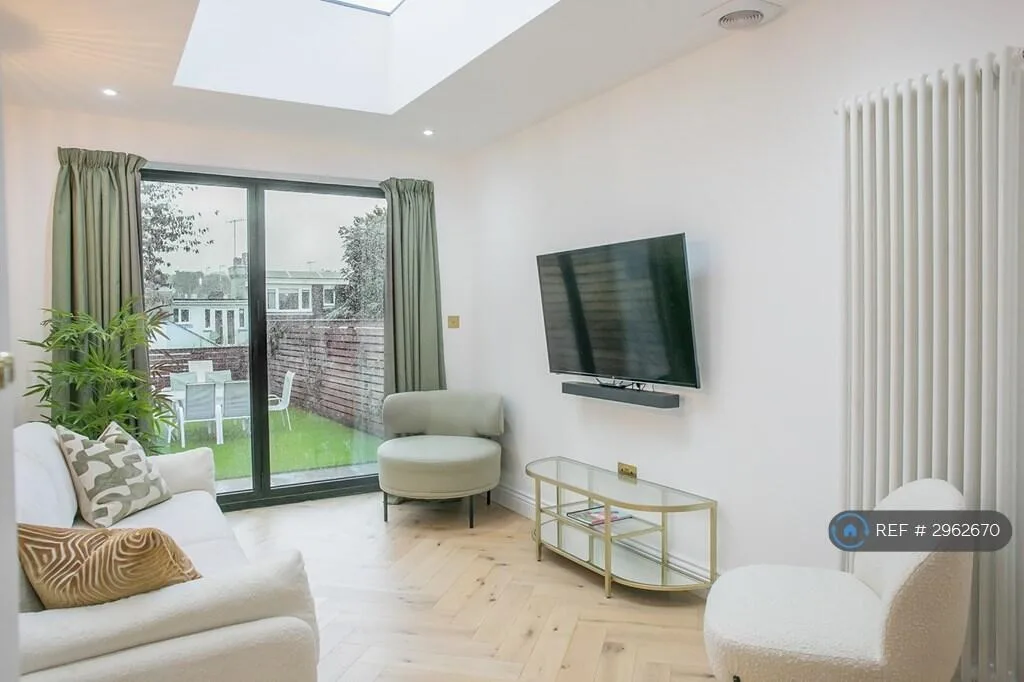 3 bedroom maisonette for rent