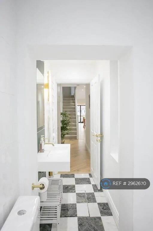 3 bedroom maisonette for rent