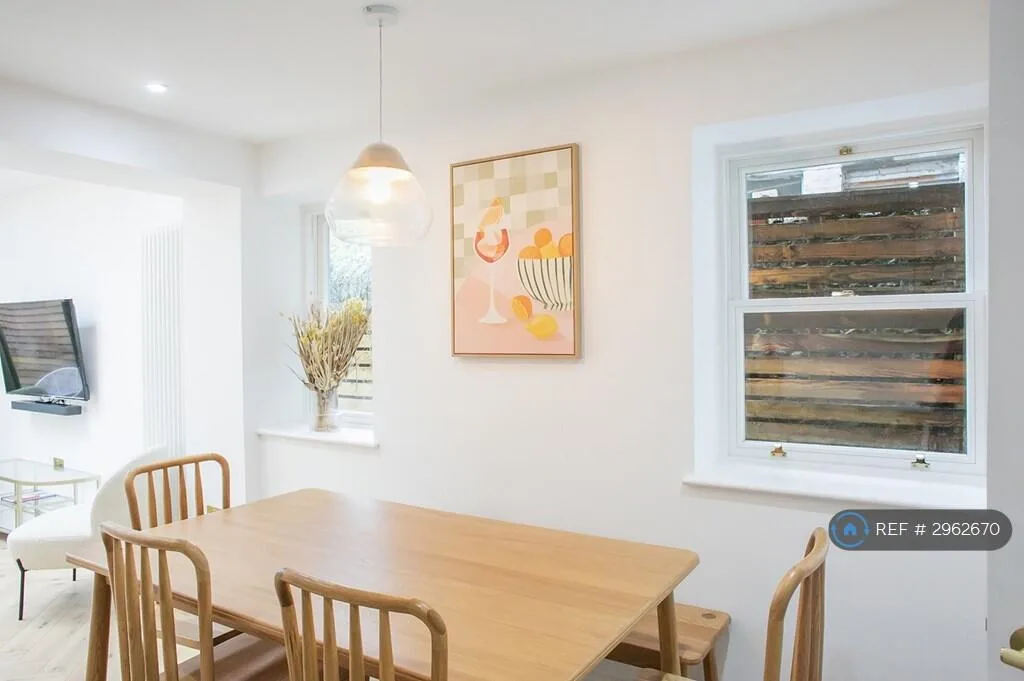 3 bedroom maisonette for rent