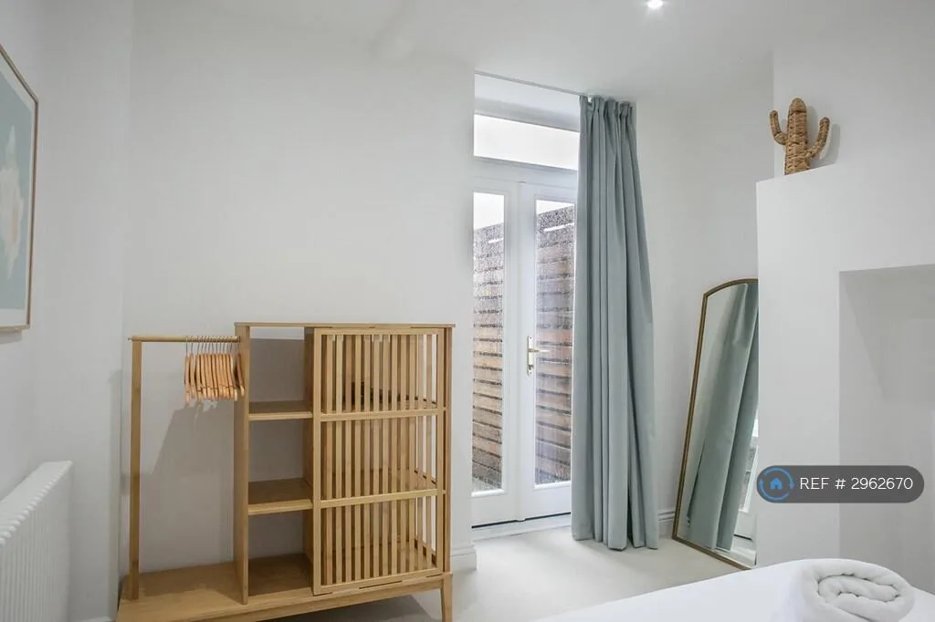 3 bedroom maisonette for rent
