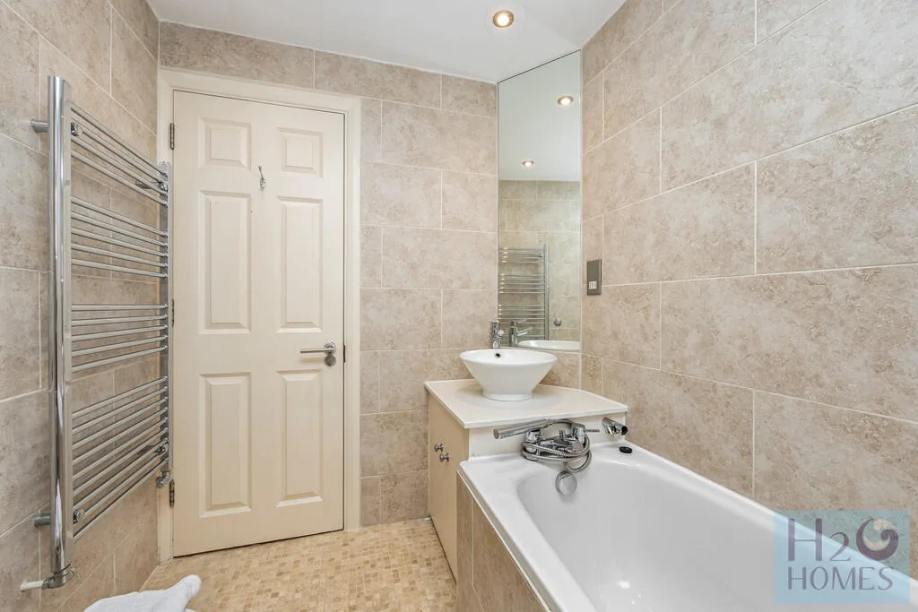 2 bedroom ground floor flat for rent
