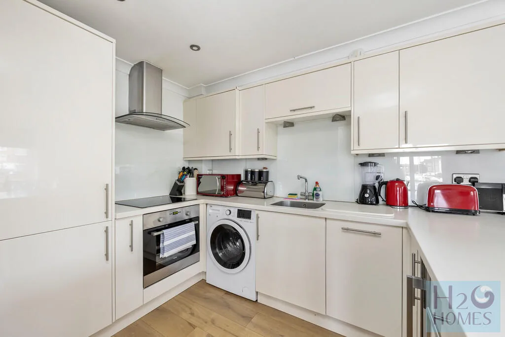 2 bedroom ground floor flat for rent