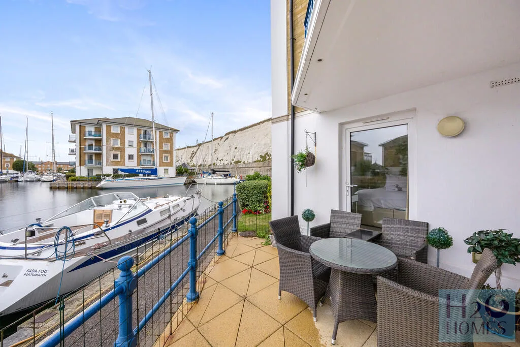 2 bedroom ground floor flat for rent