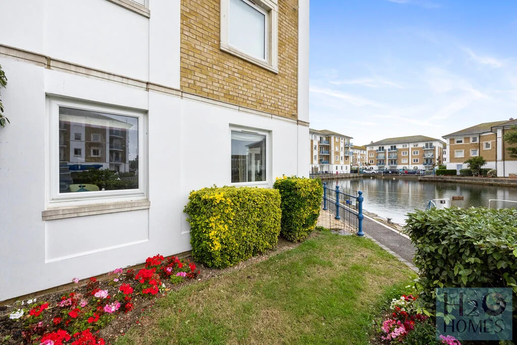 2 bedroom ground floor flat for rent