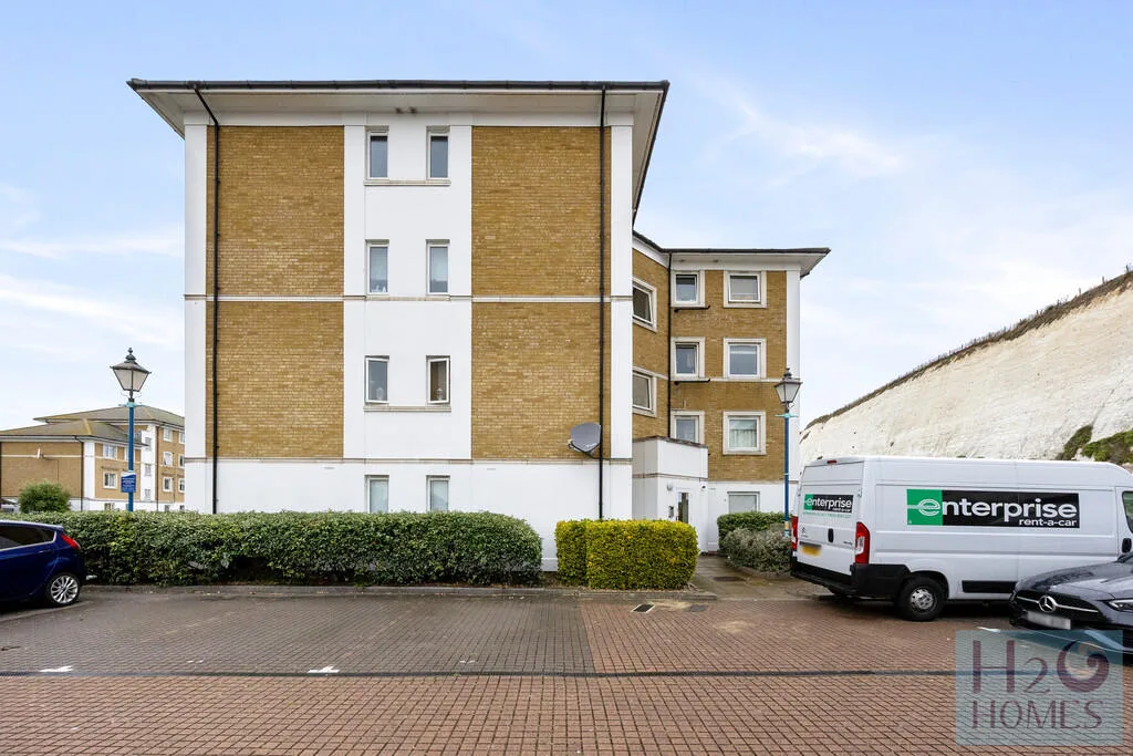 2 bedroom ground floor flat for rent
