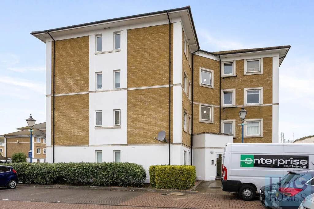 2 bedroom ground floor flat for rent