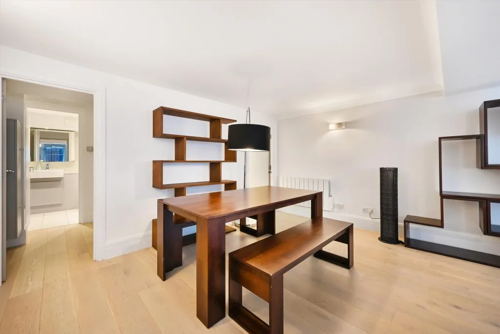 1 bedroom maisonette for rent