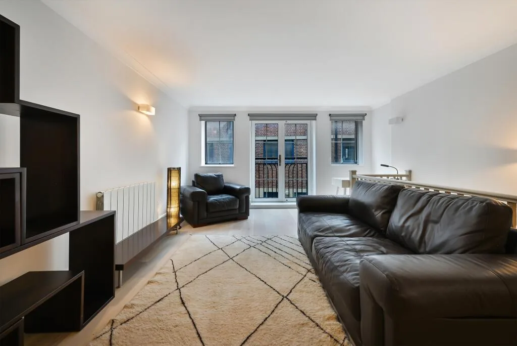 1 bedroom maisonette for rent