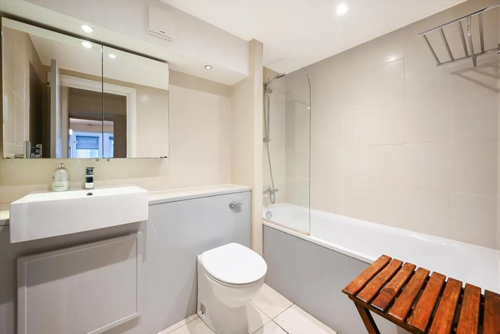 1 bedroom maisonette for rent