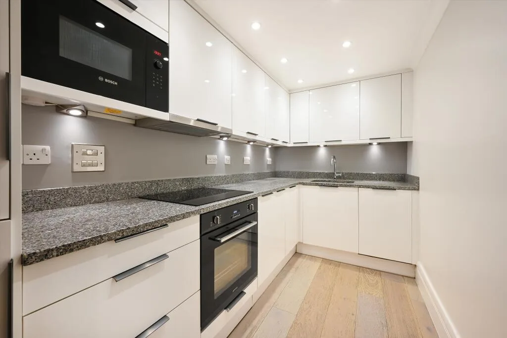 1 bedroom maisonette for rent