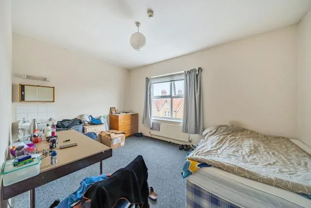 5 bedroom flat for rent