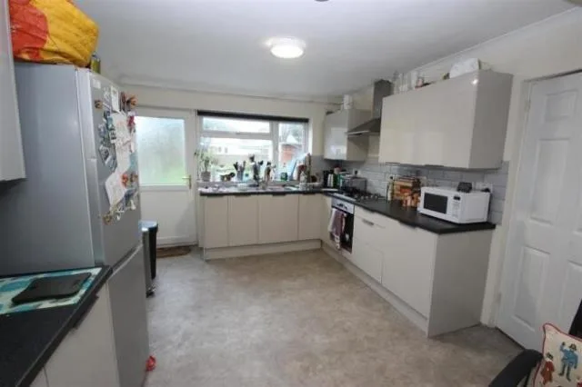 5 bedroom terraced house for rent