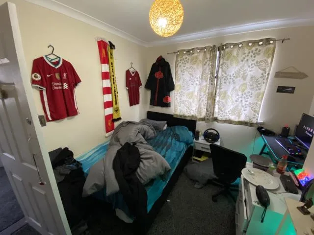 5 bedroom semi-detached house for rent