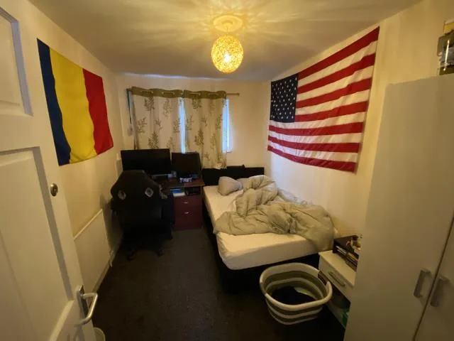 5 bedroom semi-detached house for rent