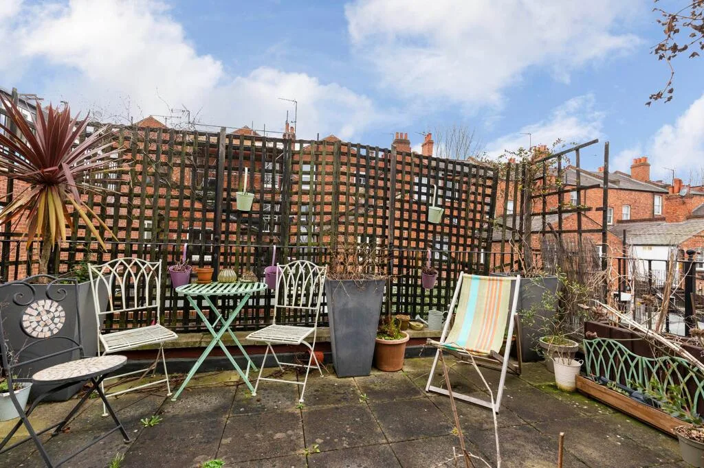 3 bedroom flat for rent