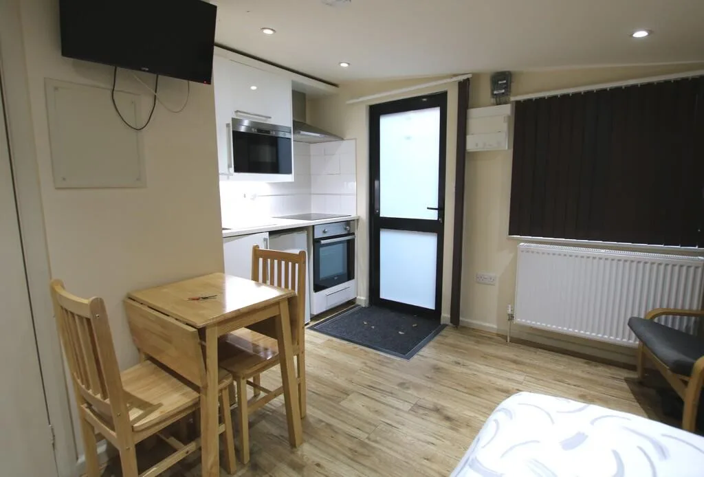 Studio flat for rent