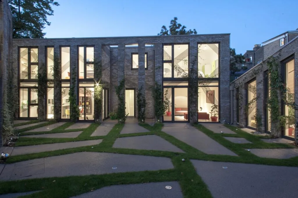 3 bedroom mews property for rent