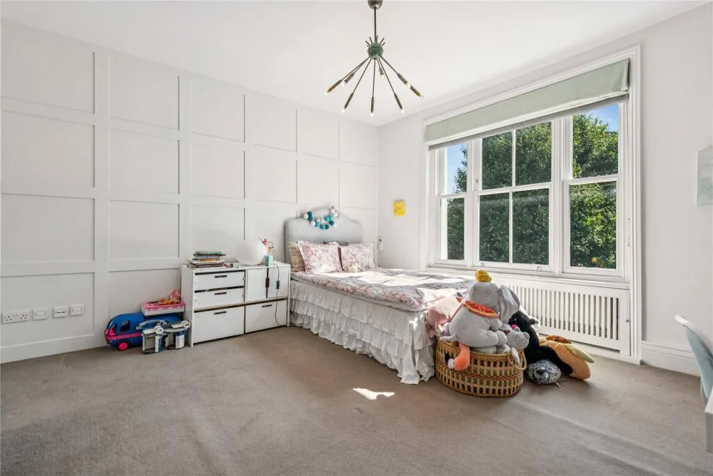 5 bedroom maisonette for rent