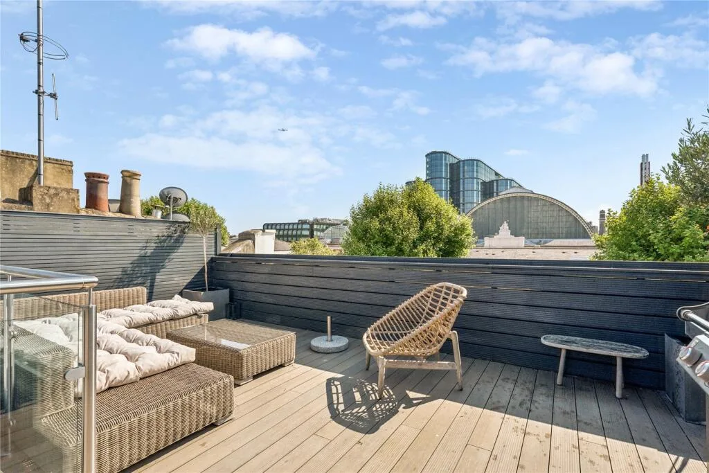 5 bedroom maisonette for rent