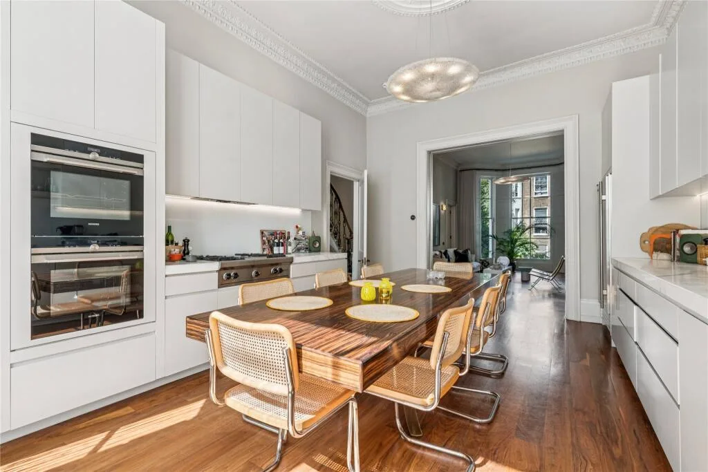 5 bedroom maisonette for rent